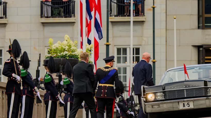 König Haakon VIII betritt das Storting in Oslo am 1. September 2026 für seinen Verfassungseid