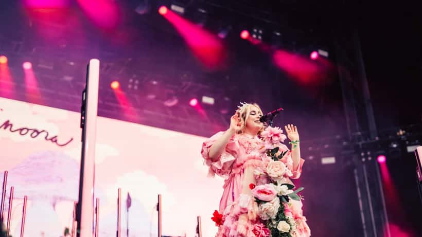 Ellinoora esiintyy Ruisrockissa – pop-artisti lavalla Suomessa