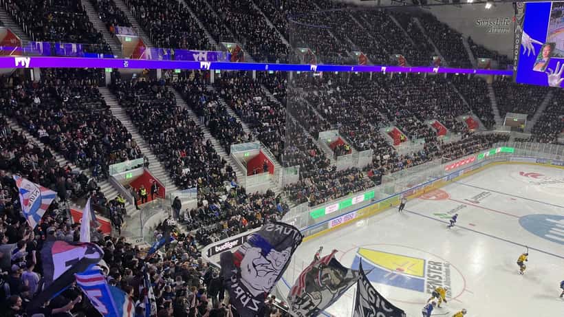 Match de hockey sur glace dans l'arène Swiss Life Arena, National League suisse
