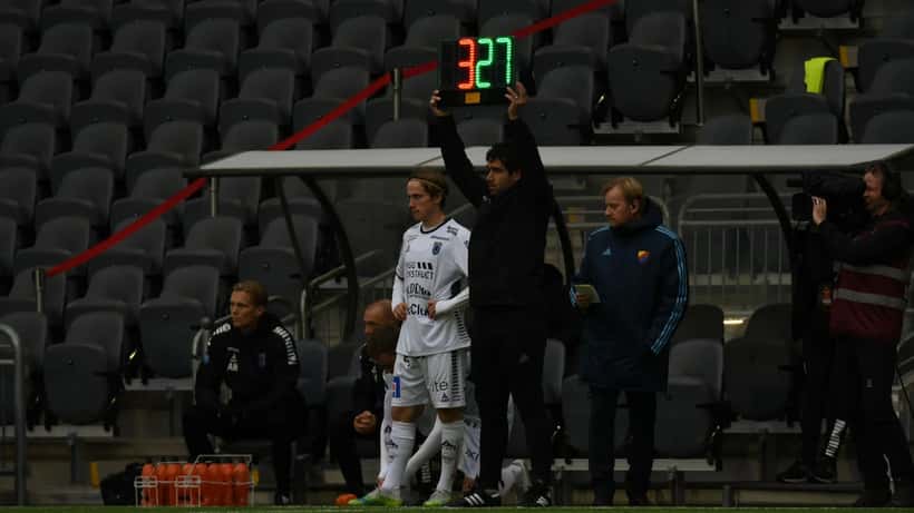 Djurgårdens IF-spelare Johan Karlsson i aktion mot IK Sirius på Tele2 Arena