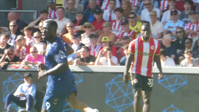 Michael Kayode e Brian Brobbey in azione durante Brentford contro Sunderland, settembre 2026