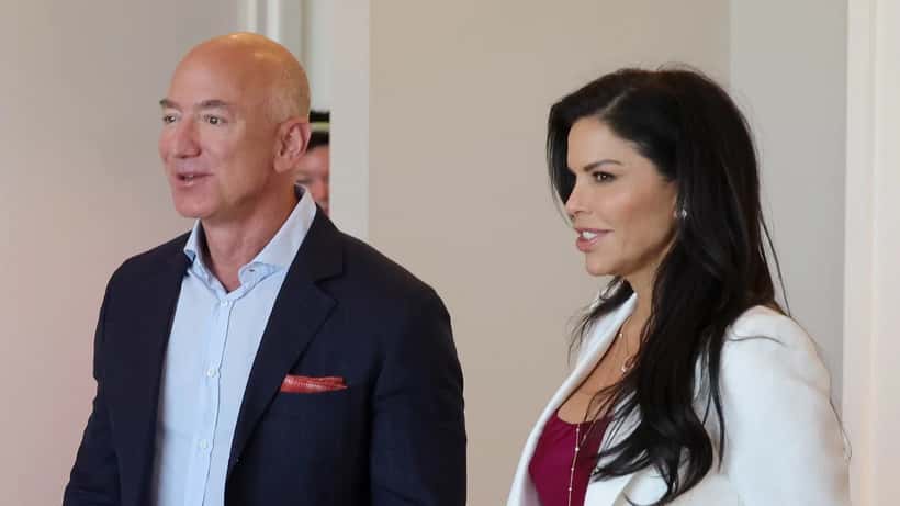 Lauren Sánchez et Jeff Bezos ensemble lors d'un événement officiel