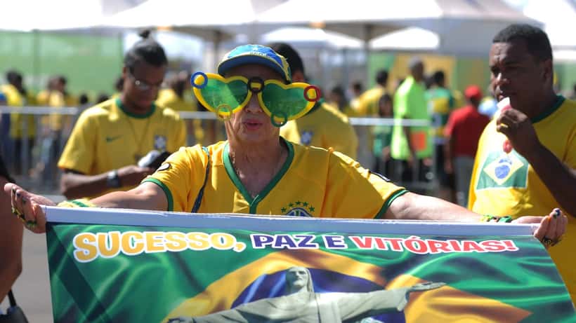 Torcedores chegando ao estádio para acompanhar o Clássico Goiano entre Goiás e Atlético-GO