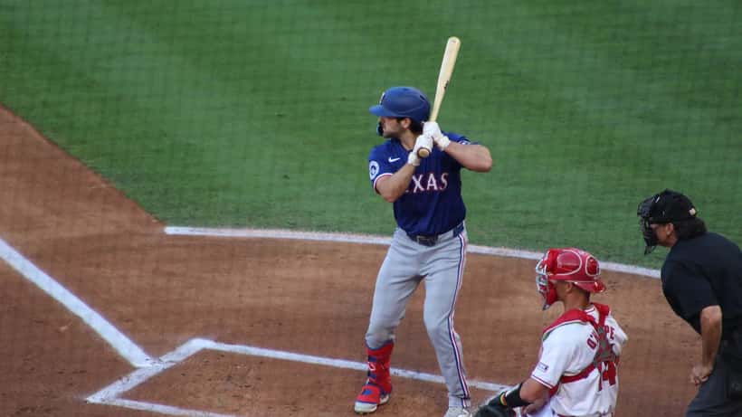 Josh Smith en uniforme des Texas Rangers lors d'un match MLB en 2024