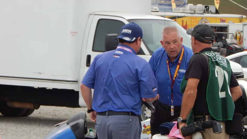 Mécanicien NASCAR au ravitaillement sur le circuit de Talladega Superspeedway lors d'une course