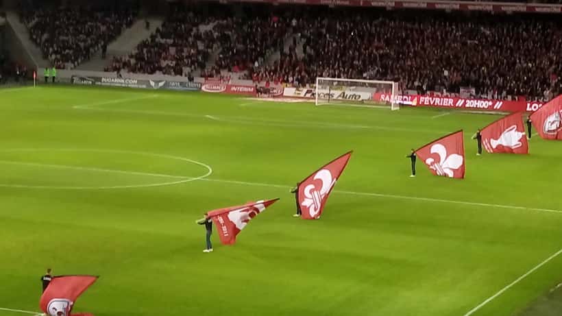 Lille OSC-spelers in actie tijdens een Ligue 1-wedstrijd in het Stade Pierre-Mauroy