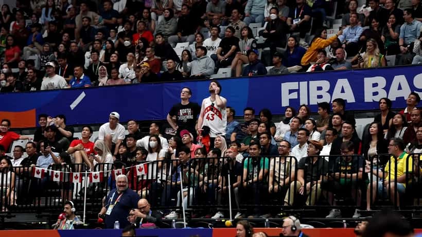Seleção Brasileira de basquete na Copa do Mundo FIBA 2023, partida contra o Canadá