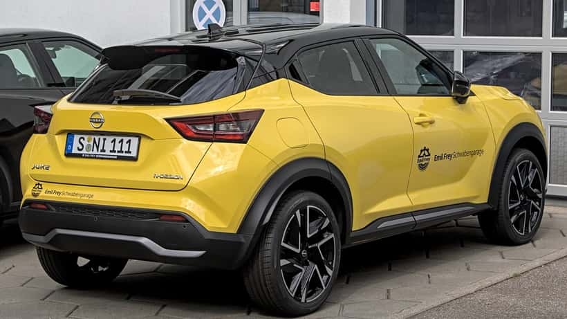 Nissan Juke 2024 F16, SUV compatto visto di fronte
