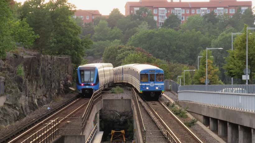 SL-tunnelbanetåg vid Telefonplan station i Stockholm