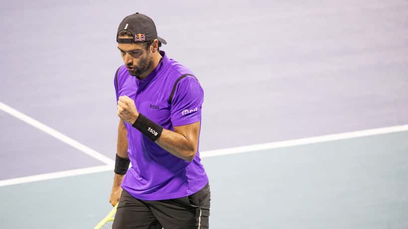 Matteo Berrettini em ação no Miami Open 2025, tenista italiano em movimento na quadra