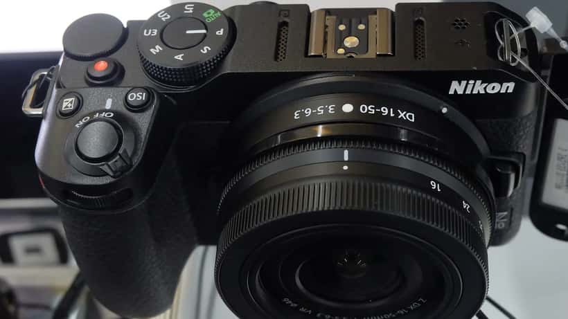 Nikon Z30 mirrorless camera body showcasing AI-driven autofocus technology