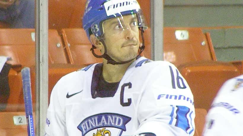 Ville Peltonen jääkiekkovalmentaja Sveitsissä