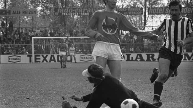 Voetbalwedstrijd tussen Volendam en Willem II