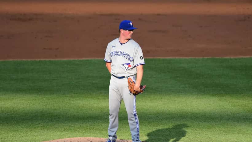 Lanceur des Blue Jays de Toronto en action sur le terrain, illustrant les blessures sportives en MLB 2026