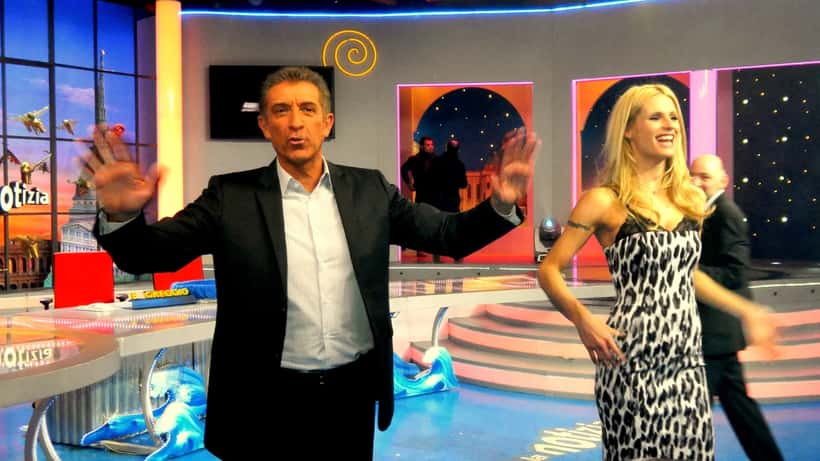 Michelle Hunziker con Ezio Greggio a Striscia la notizia