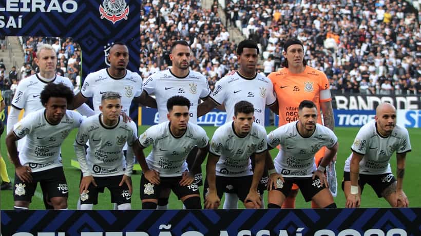 Jogadores do Corinthians em ação no Campeonato Brasileiro