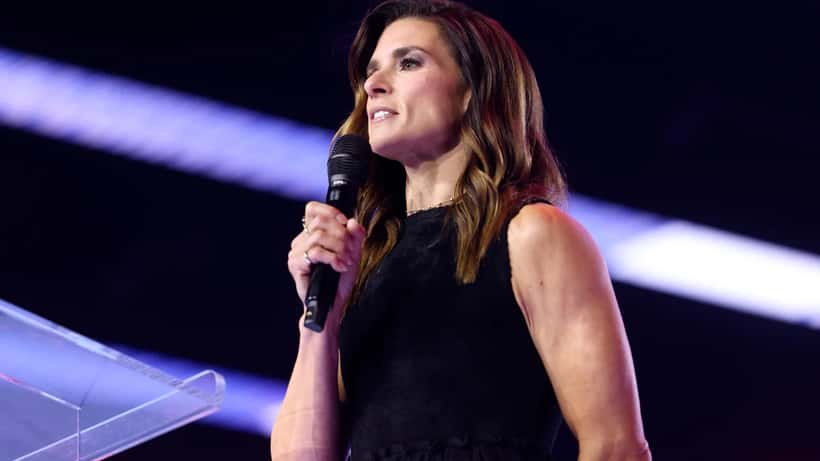 Danica Patrick, pilote et commentatrice sportive américaine, photographiée en 2024