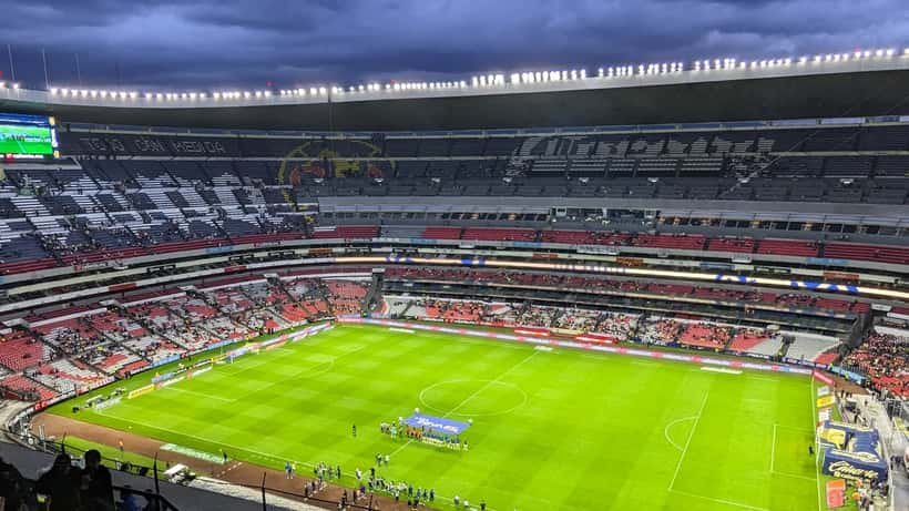 Match Club América vs Necaxa en Liga MX, atmosphère de stade mexicain
