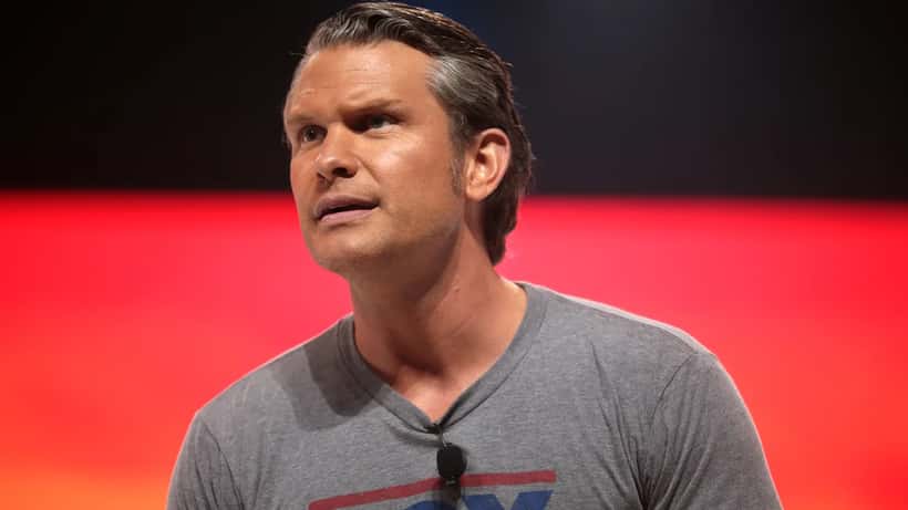 Pete Hegseth, US-Verteidigungsminister, spricht bei einem öffentlichen Auftritt