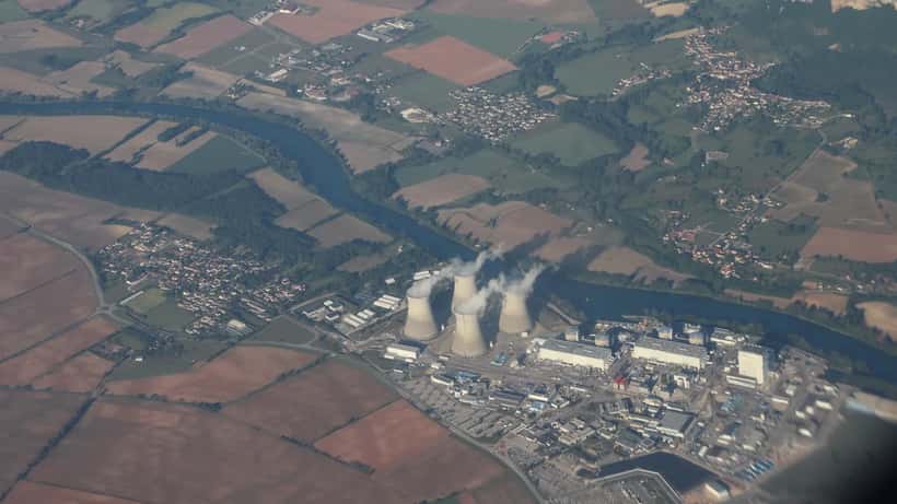 Vue aérienne de la centrale nucléaire du Bugey à Saint-Vulbas, dans l'Ain, France