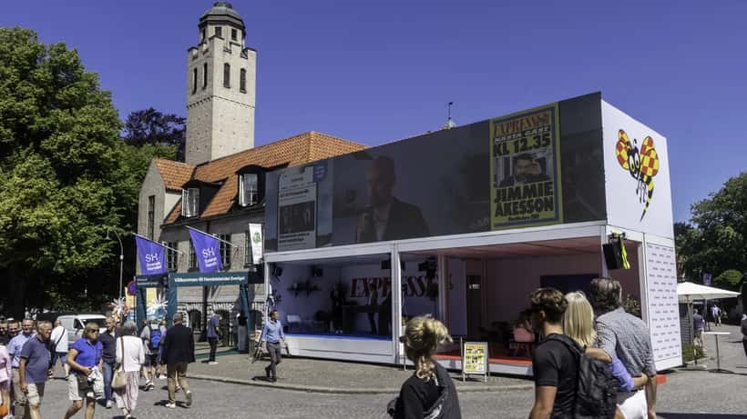 Expressen-lehden toimitus ja brändipiste Almedalenin poliittisessa tapahtumassa Ruotsissa