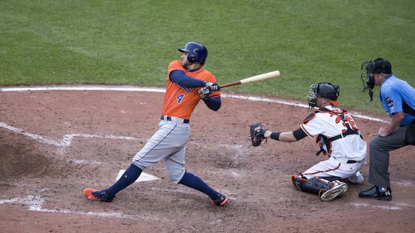 George Springer des Blue Jays de Toronto effectuant un swing au bâton