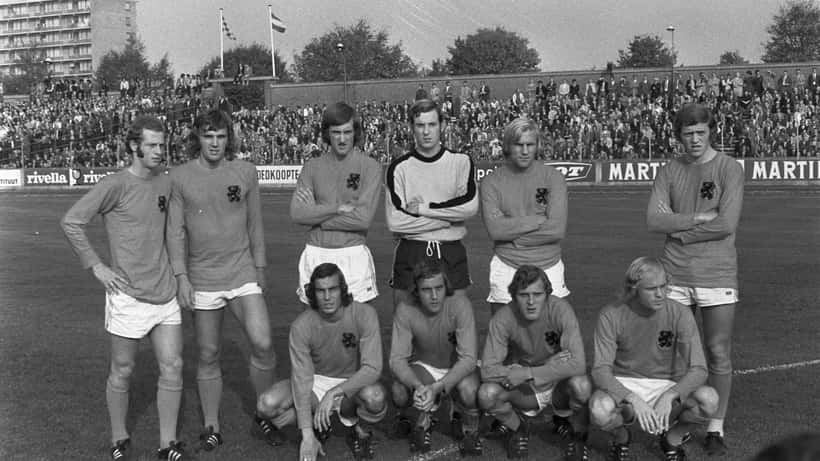 Jong Oranje Nederland elftal aangetreden voor wedstrijd, sportmedische aandacht voor jonge voetballers 2026