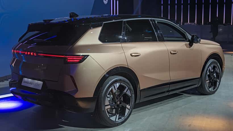 Opel Grandland B Electric in Zürich 2024 – das in Eisenach produzierte E-SUV von Stellantis