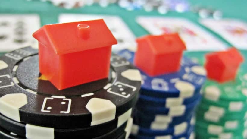 Poker chips og spillebrætsbrikker — online casino og spillelovgivning i Danmark