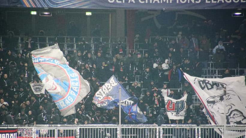 PSG spelers in actie tijdens Champions League wedstrijd