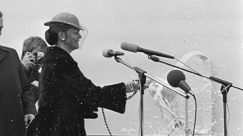 Drottning Silvia av Sverige vid officiell ceremoni