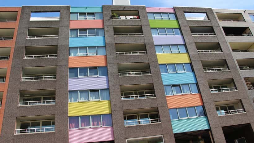 Modern appartementencomplex in Amsterdam, symbool voor de verhoogde NHG-grens van €470.000 in 2026