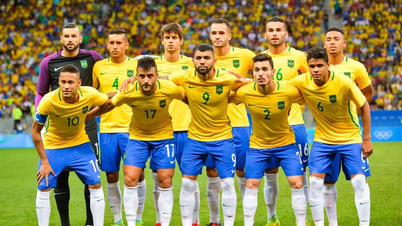 Brasiliens herrlandslag i fotboll fotograferade före en internationell match
