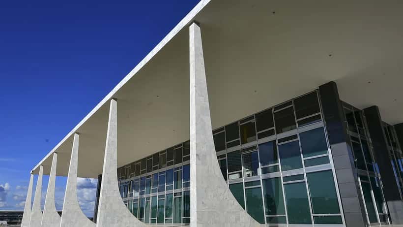 Fachada do Supremo Tribunal Federal (STF) em Brasília, Brasil