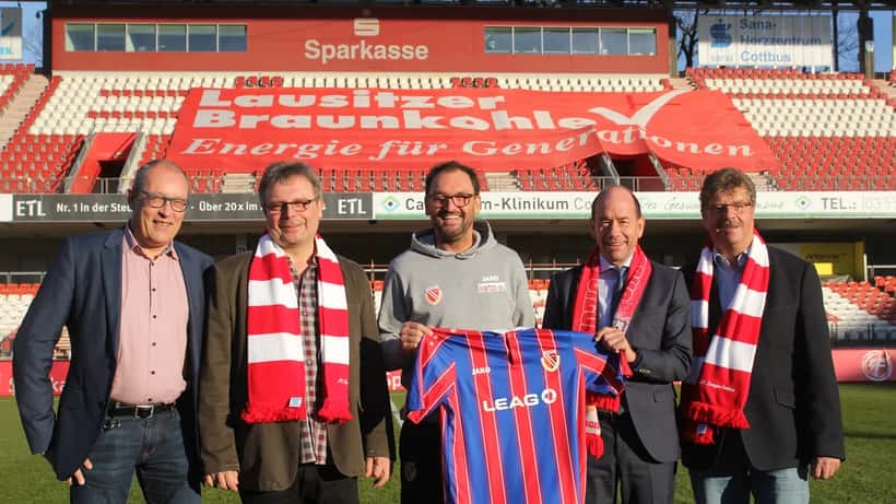 Vertragsunterzeichnung zwischen FC Energie Cottbus und dem Energieversorger LEAG für die Stadionnamensrechte
