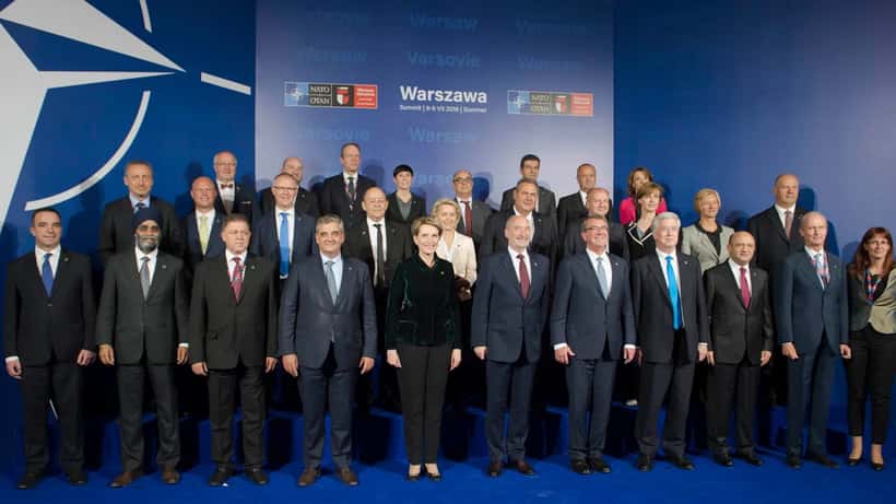 NATO:n puolustusministerit kokouksessa – puolustusmenojen kasvu vaikuttaa eurooppalaisten sijoittajien salkkuihin