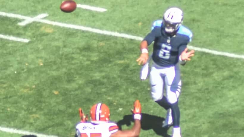 Marcus Mariota Washington Commanders quarterback knee injury MCL sprain 2026
