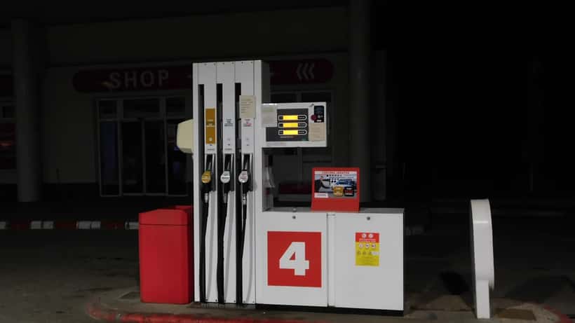 Lukoil-bensinstasjon med brennstoffrasjonering, Ungarn 2022