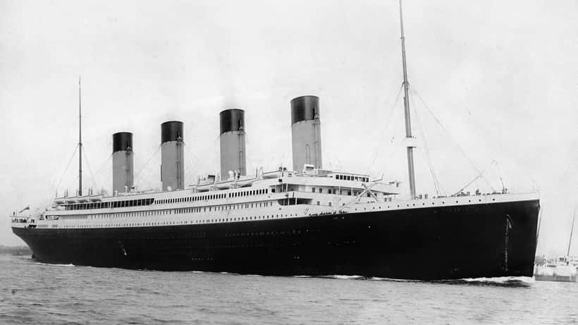 Le RMS Titanic photographié avant son naufrage en 1912, devenu sujet de multiples batailles juridiques sur les droits maritimes