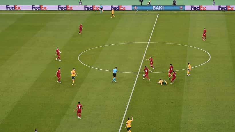 Vollbesetztes Stadion beim Türkei-Länderspiel, Blick auf das Spielfeld von der Tribüne