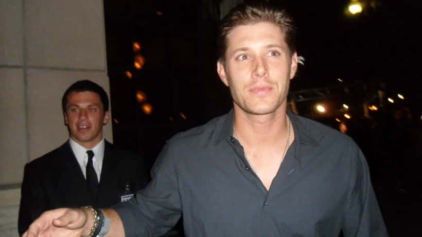 Jensen Ackles actor en convención de entretenimiento, conocido por The Boys y Tracker temporada 3