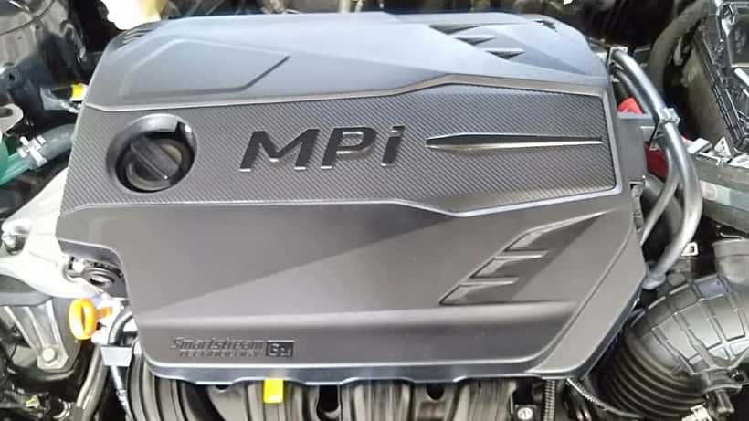 Motor de um Hyundai Sonata 2021 - vista do compartimento do motor