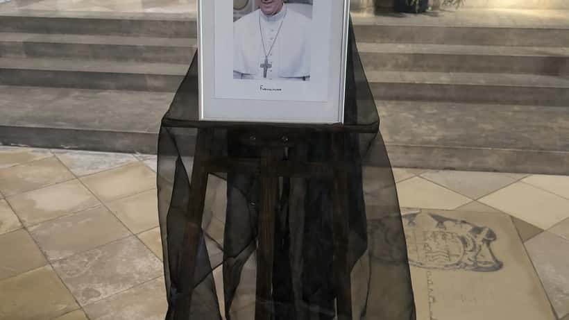 Papst Franziskus bei einem öffentlichen Auftritt im Dom