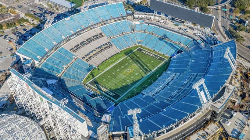 Vista aérea del EverBank Stadium en Jacksonville Florida durante la renovación de 1400 millones de dólares