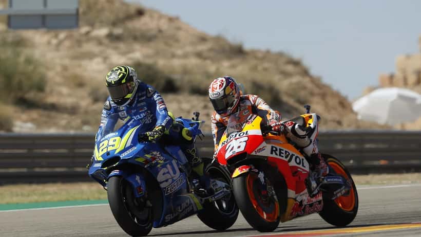 Andrea Iannone e Dani Pedrosa in gara al GP Aragón 2018, Wikimedia CC BY 2.0 Box Repsol