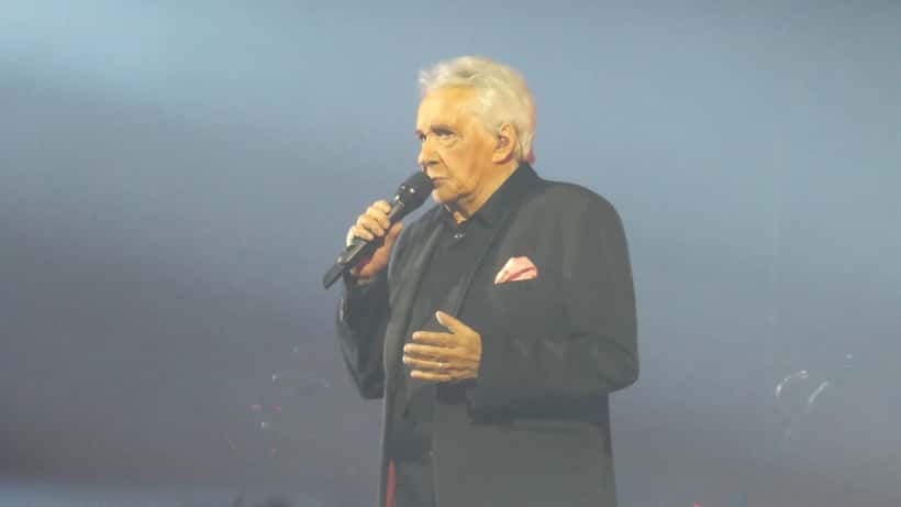 Michel Sardou en concert lors de sa tournée Je me souviens d'un adieu à Forest National 2024, dernières dates 2026