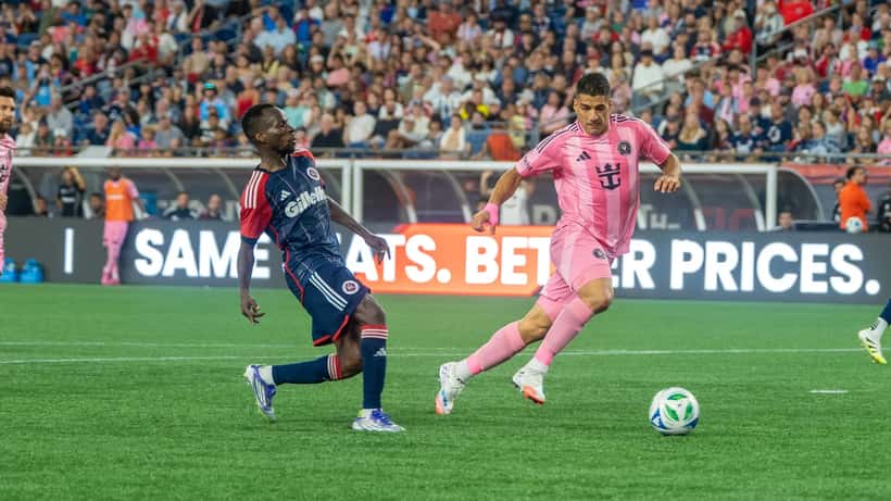 Luis Suárez con la camiseta del Inter Miami durante un partido de la MLS 2025