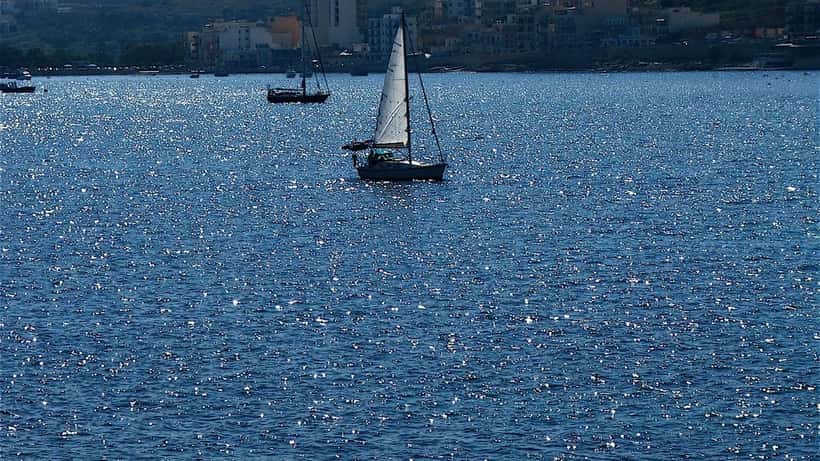 Vue aérienne de la mer Méditerranée au large de Malte