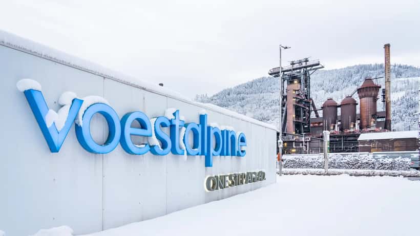 voestalpine Hochofen und Firmenlogo am Standort Donawitz, 2026