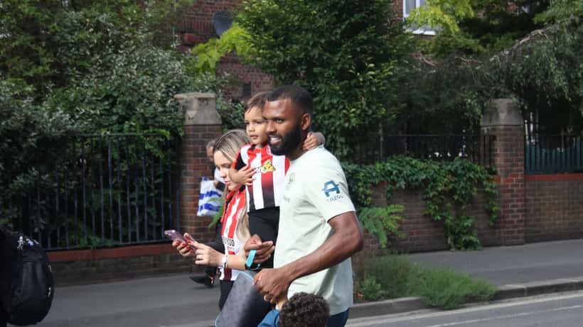 Igor Thiago em ação durante partida da Premier League em 2025